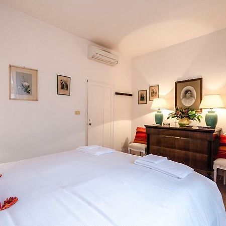 Lupari Apartment, Palazzo Storico Sotto Le Due Torri Bolonha Exterior foto