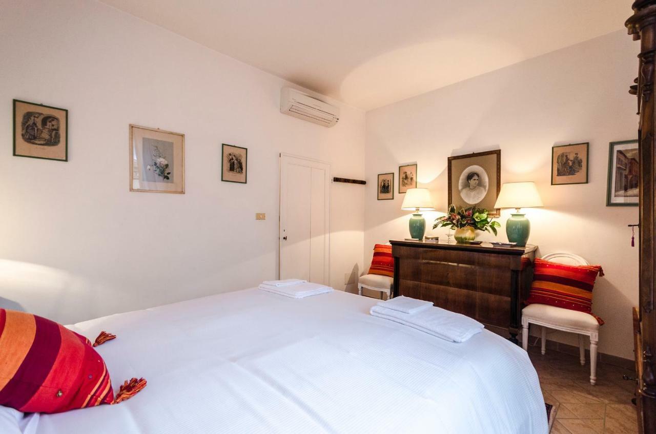 Lupari Apartment, Palazzo Storico Sotto Le Due Torri Bolonha Exterior foto