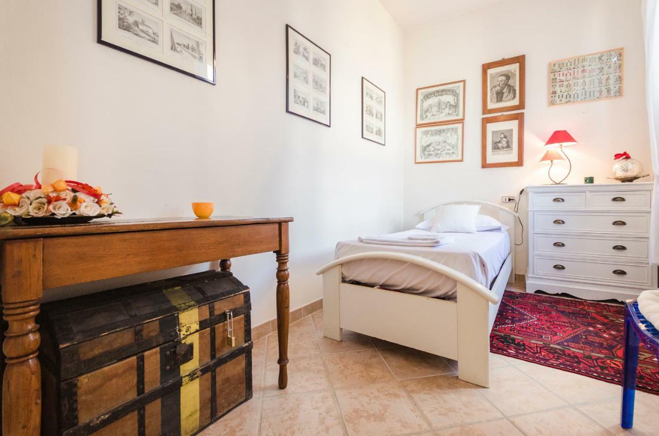 Lupari Apartment, Palazzo Storico Sotto Le Due Torri Bolonha Exterior foto