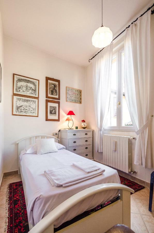 Lupari Apartment, Palazzo Storico Sotto Le Due Torri Bolonha Exterior foto