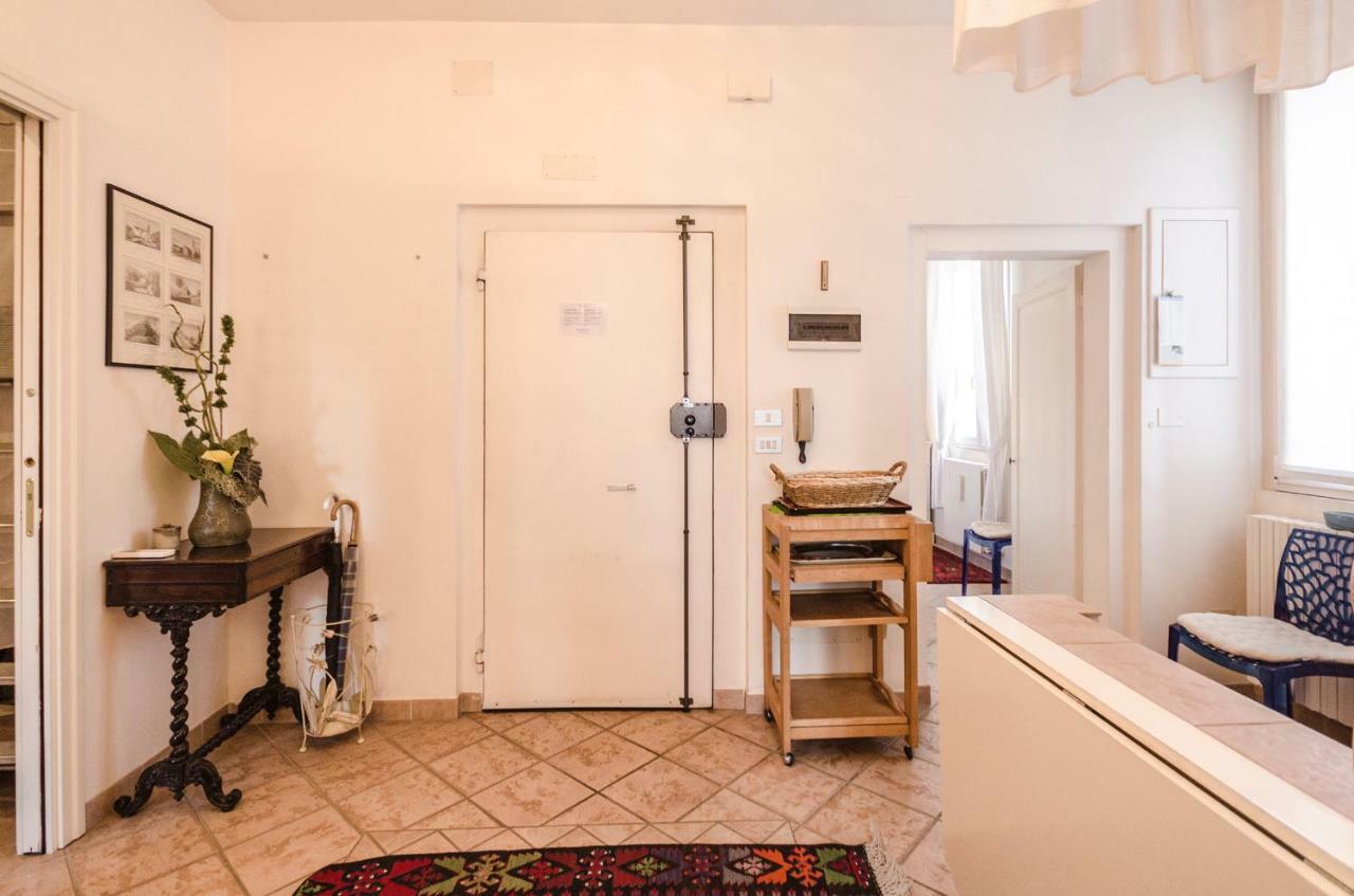 Lupari Apartment, Palazzo Storico Sotto Le Due Torri Bolonha Exterior foto