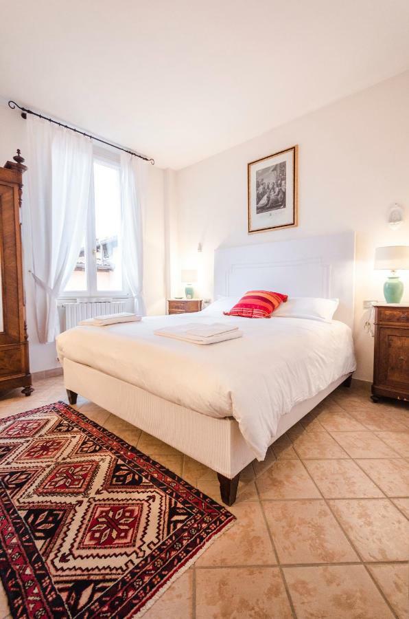 Lupari Apartment, Palazzo Storico Sotto Le Due Torri Bolonha Exterior foto