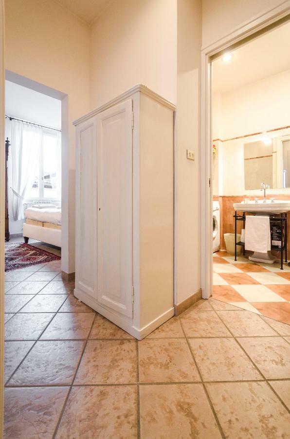 Lupari Apartment, Palazzo Storico Sotto Le Due Torri Bolonha Exterior foto