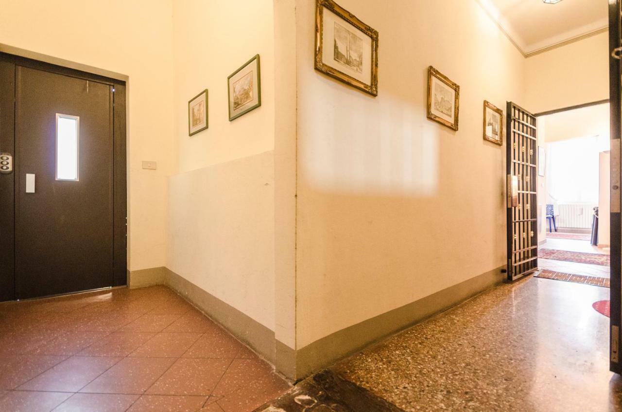 Lupari Apartment, Palazzo Storico Sotto Le Due Torri Bolonha Exterior foto