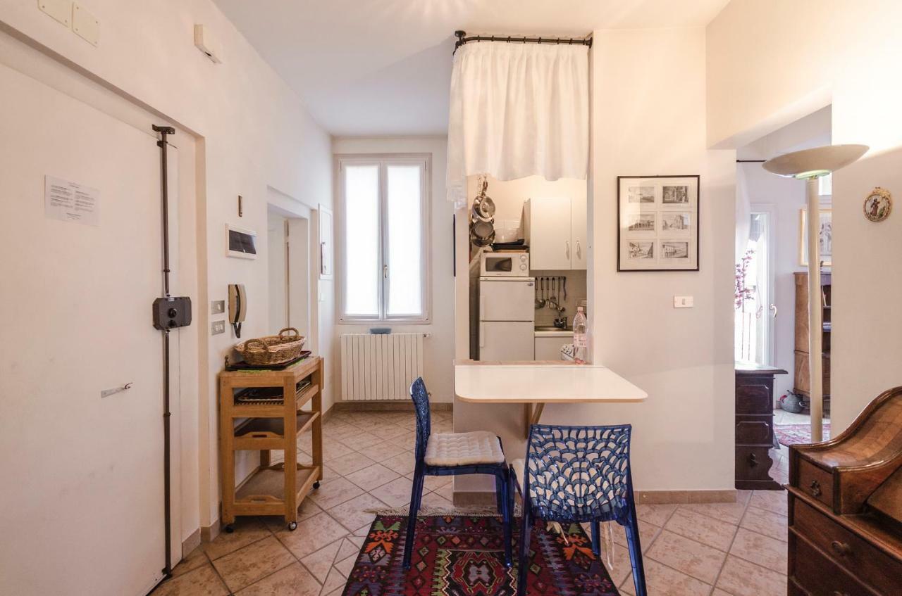 Lupari Apartment, Palazzo Storico Sotto Le Due Torri Bolonha Exterior foto