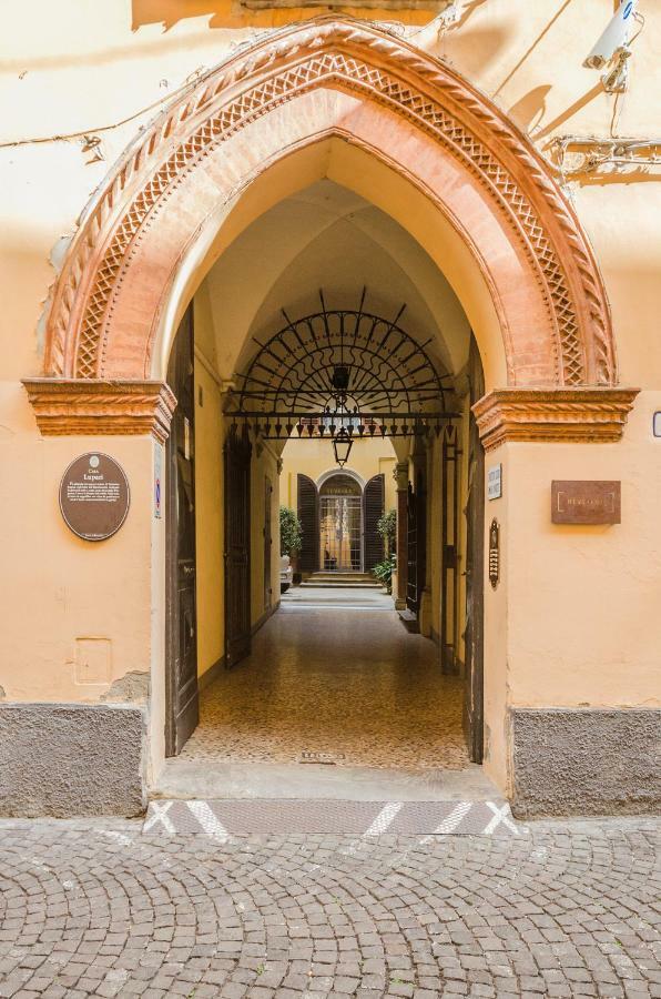 Lupari Apartment, Palazzo Storico Sotto Le Due Torri Bolonha Exterior foto